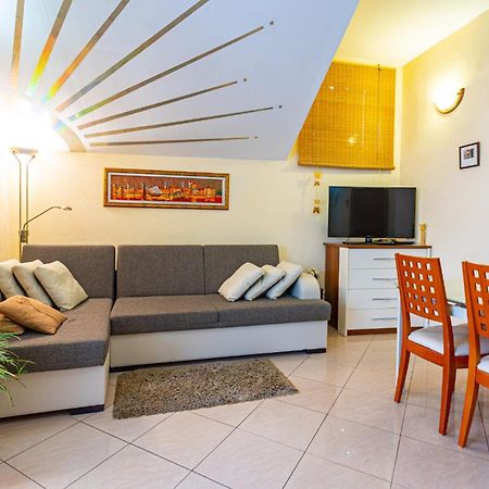 Apartments & Rooms Trogir Stars Free Parking Exterior photo