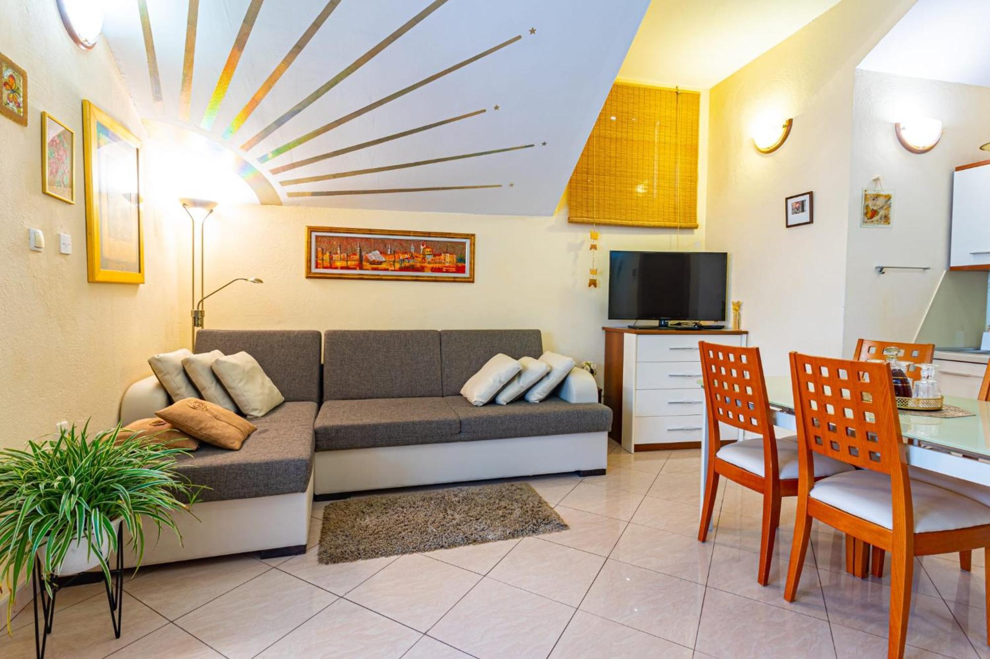 Apartments & Rooms Trogir Stars Free Parking Exterior photo