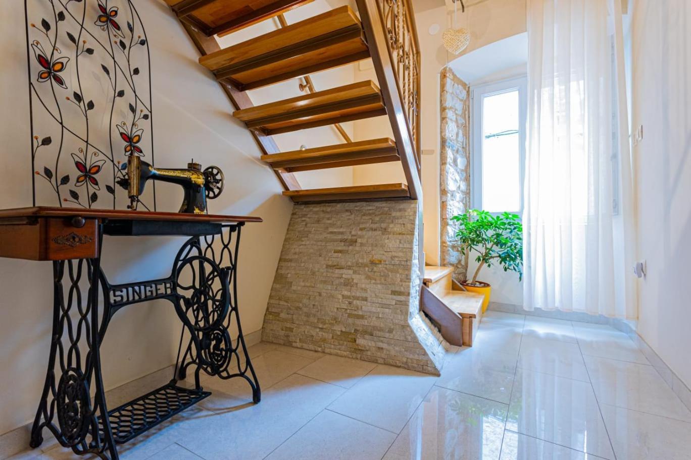 Apartments & Rooms Trogir Stars Free Parking Exterior photo