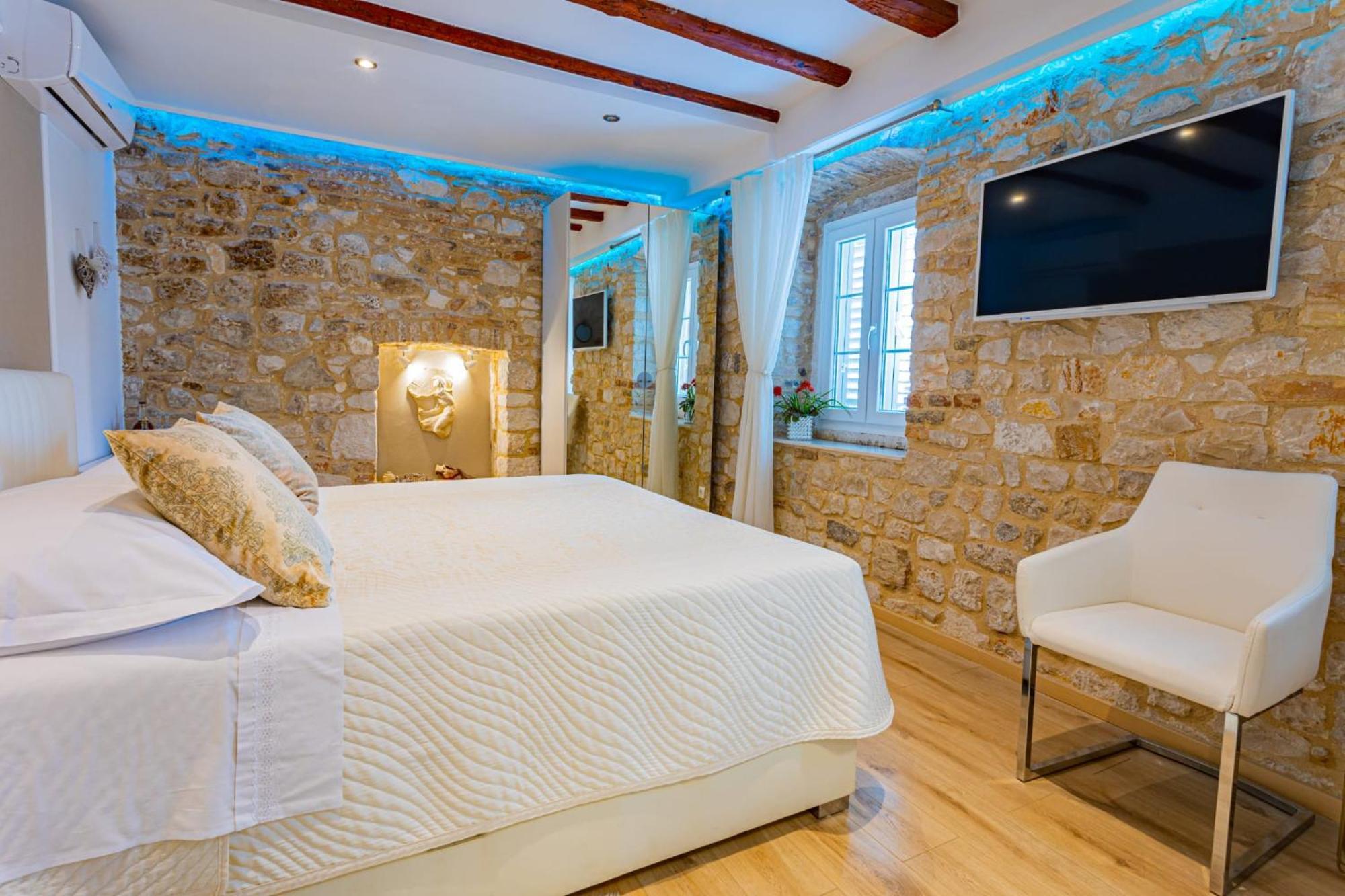 Apartments & Rooms Trogir Stars Free Parking Exterior photo