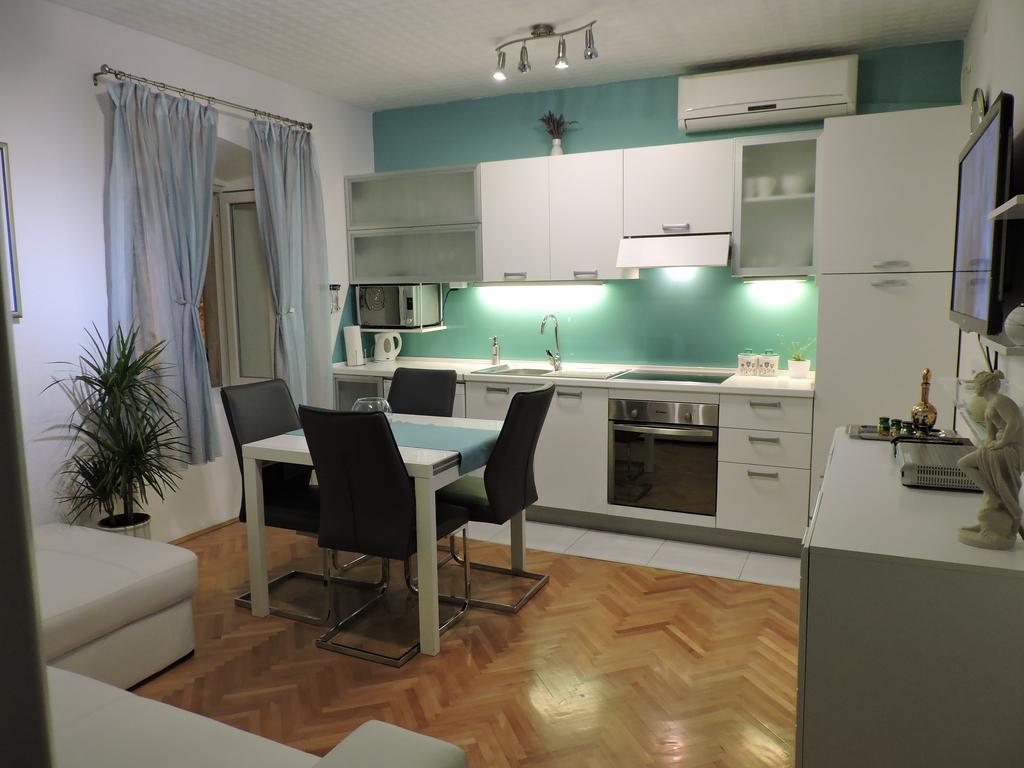 Apartments & Rooms Trogir Stars Free Parking Exterior photo