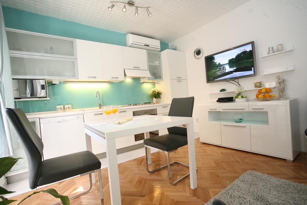 Apartments & Rooms Trogir Stars Free Parking Exterior photo