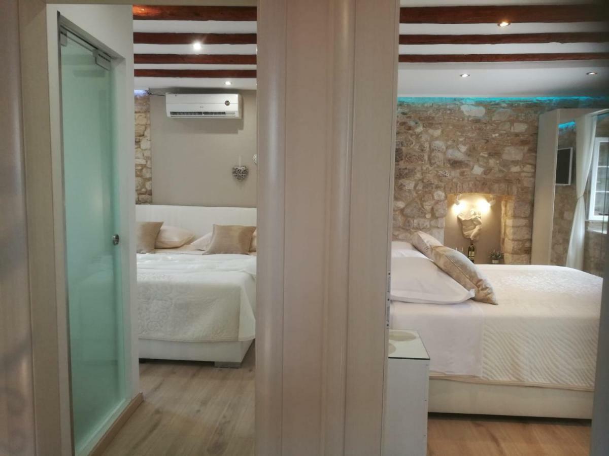 Apartments & Rooms Trogir Stars Free Parking Exterior photo